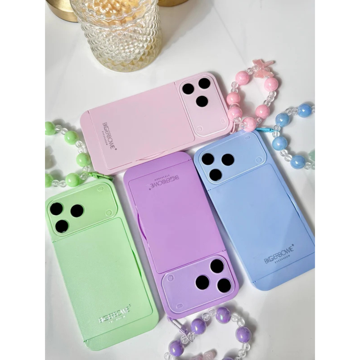 iPhone 18 Pro Max Style Eyeshadow Palette With Hand Band