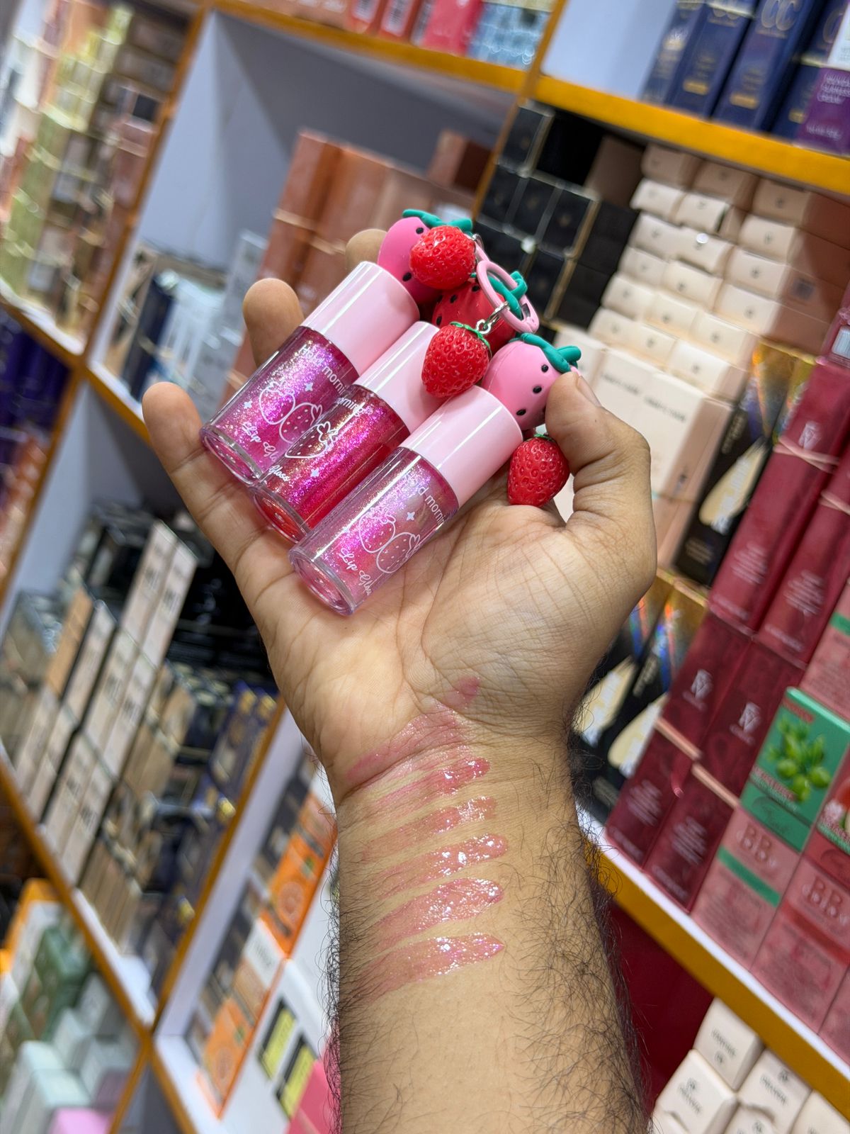Hold morning strawberry Lip gloss - image 3
